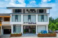 salad days hotel