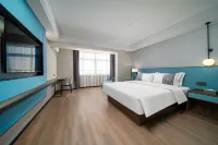 Yestour Hotel (Guigang High-Speed Railway Station Donghu Park)