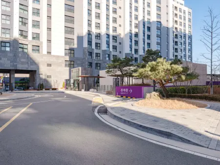 Le collective Sokcho Central Отели рядом с достопримечательностью «Sokcho City Museum & Displaced Civilians Folk Village»