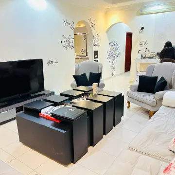 Su Casa hostel Hotels near Tahlia Street