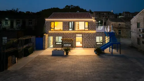 Mountain-Lake-Sea Villa