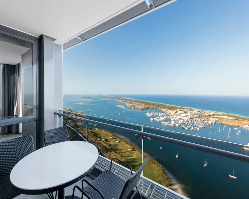 Meriton Suites Southport Rooms Photos