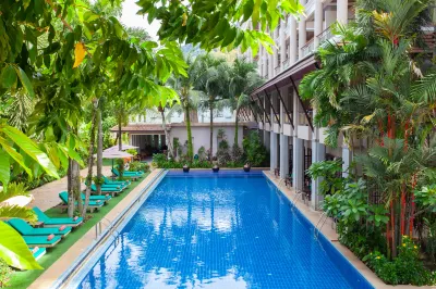 Thanthip Beach Resort Patong Отели рядом с достопримечательностью «Montra Traditional Thai Massage»