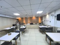 Motel (Harbin Central Avenue Sofia Church Toulong Commercial Building Store)