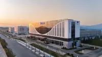 Luoyang Wanda Meihua Hotel Hotels near Licun Passenger Transport Terminal (East to Licun Garden)