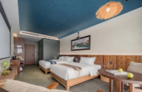 Plum-Spring  Elegant  Lodge