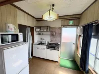 Kikai Island Rakuraku Stay “Room 201” – Retro island life in a tropical nostalgic apartment. Hôtels à proximité de : Kikaijima Island