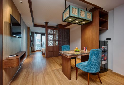 3. 엘리트 럭셔리 ..