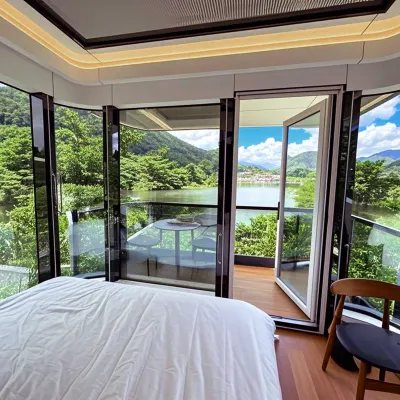 Shangling County Gumingzhai Lakeside Space Capsule Homestay