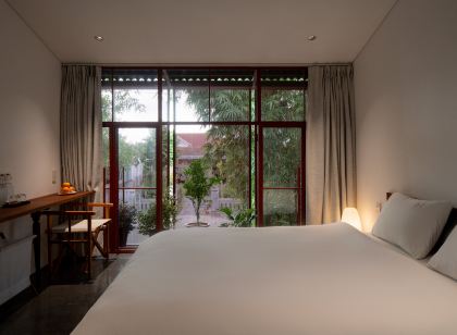 スカーレット パビリオン ホームステイ