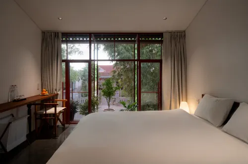 Scarlet Pavilion Hotels in Thuy Bieu