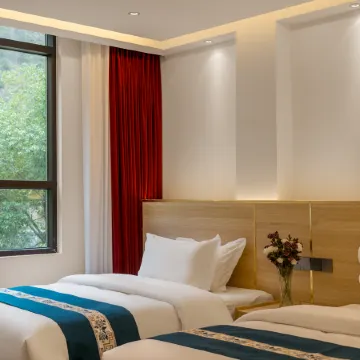 Kanshanshishan Riverside Garden Hotel (Danba Jiaju Cangzhai Branch)