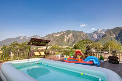 Qixia Mountain Residence Homestay (Huashan Scenic Area Tourist Center Store)