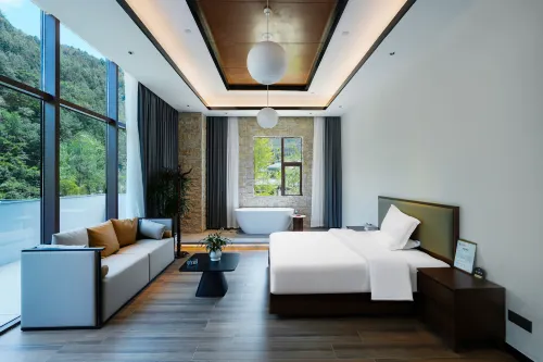 Jiugushui Wenquan Center Hotel Hotels in Hezhang