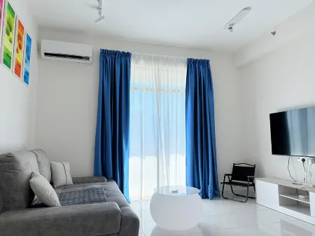 THE SUN EXECUTIVE SUITE