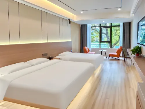 Yue An Hotel (Guilin Xiangbishan Park East and West Lane)