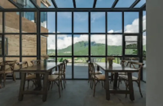 A place to watch the sunrise over the sea of clouds and terraces