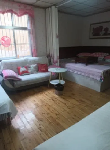 Yeliguan Longlong Farm Stay