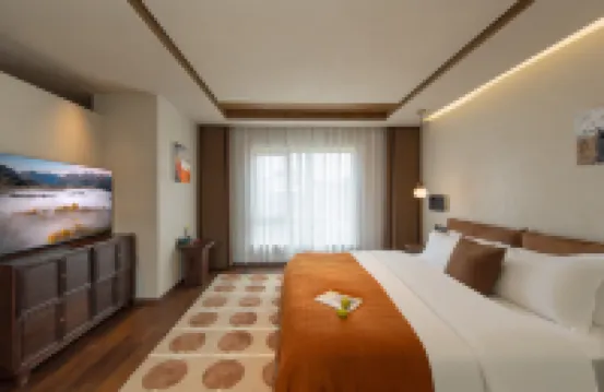 雲隠山荘・Snowland Zen Retreat雪域禅舎（香格里拉独克宗古城）