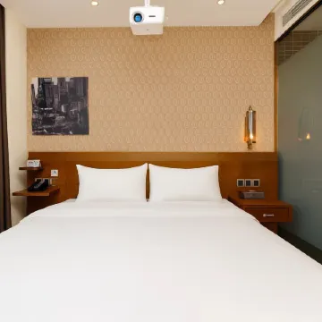 Zhechen Hotel (Xi'an West Chang'an Street University Town) Отели рядом с достопримечательностью «Xi'an Jiaotong University No.1 Affiliated Hospital Chang'an Hospital»
