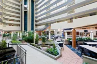 Embassy Suites by Hilton Tampa USF Near Busch Gardens Hotel a Temple Terrace
