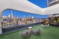 Art House Apartments by CLLIX 