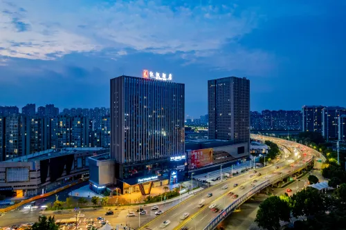 Red Maple Hotel