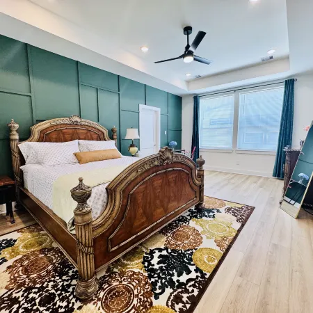 Centrally located cozy getaway near downtown