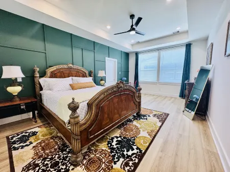 Centrally located cozy getaway near downtown