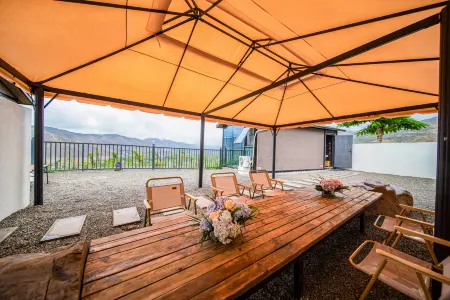 Jin Sha Ya Yuan Homestay Отели рядом с достопримечательностью «Jiangbian Passenger Transport Terminal»