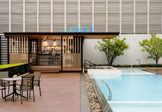 아바니 수쿰윗 외관