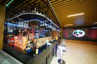 Old Youth · Tomorrow International Youth Hostel (Jinan Daming Lake Railway Station Chaoran Building) - bar