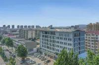 Starway Hotel (Tangshan Zunhua Bus Station) - parking