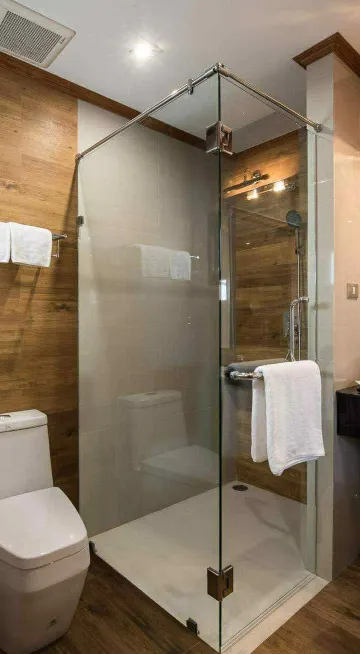 ดีลักซ์เตียงคู่ มีระเบียง