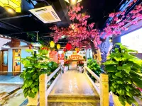 ECHENG HOTEL Hotels near Samudera