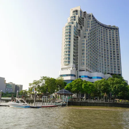 Montien Riverside Hotel Bangkok Отели рядом с достопримечательностью «Asiatique - Набережная»