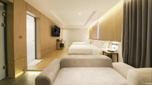 Gimhae The Van Hotel