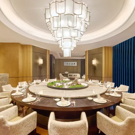 Four Points by Sheraton Wuhan Jiangxia Отели рядом с достопримечательностью «Wuhan Institute of Engineering and Technology - Northwest Gate»