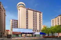 Mercure Hotel  May Fourth Plaza, Qingdao โรงแรมใน