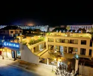 Yixi Xiaoju · Starry Sky Courtyard · Light Luxury Sojourn Guesthouse (Tekes Bagua City Branch) - 2-Star