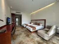 Yuexi Mingtangshan Hotel - parking