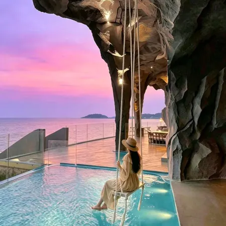 June Sea Hotel