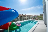 Shenzhen · Lemon Coast Swimming Pool Slide Villa (Akanara Liuli Sea Resort Area) - Private Pools