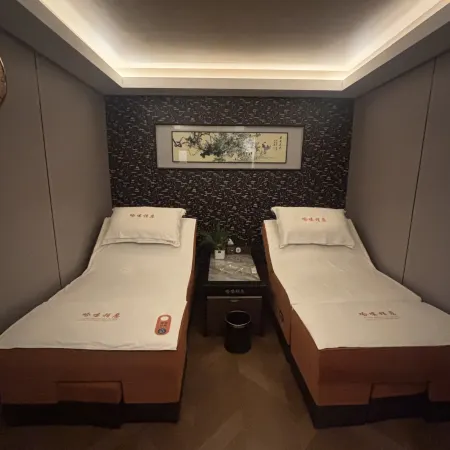 Wan Zhu Hotel (Lijiacun Metro Station · XAUAT)