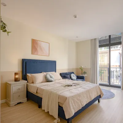Amazing Studio Hotel & Apartment Hotels near ايون مول لونغ بيين