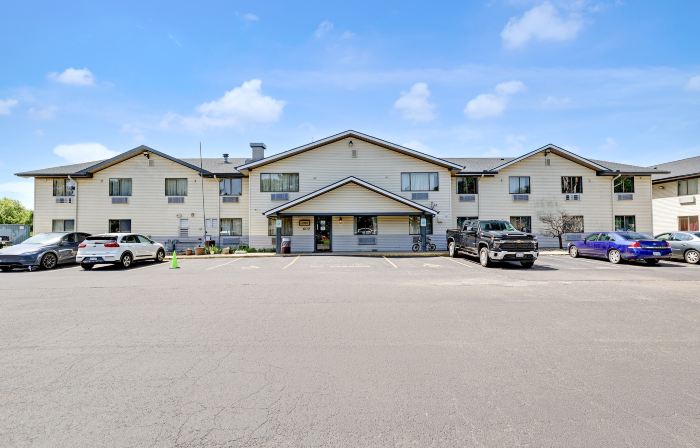 Coldwater Inn & Suites Near I 69
