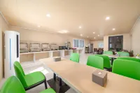 GreenTree Inn Lu'an Huoqiu County Guangming Avenue Jincheng International Plaza Express Hotel - Parkplatz