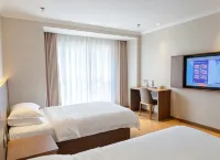 Yijialai Hotel (Olympic Sports Center Wanda Plaza) - Parking