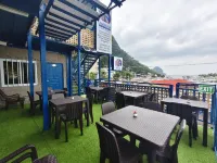 Tandikan Zands Hotel - New