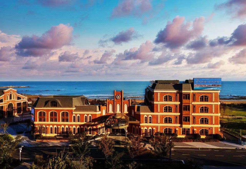 타임 리조트 호텔의 화려한 야경